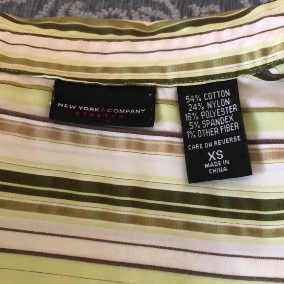 LIKE NEW Condition NEW YORK&company short sleeve button down shirt sizeXS multi - Picture 7 of 7
